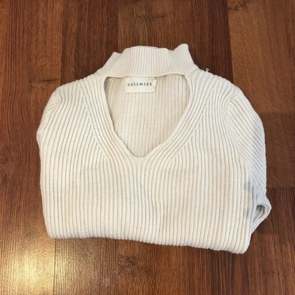 DREAMERS Sweater - Picture 2 of 7